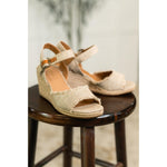 Arnold Natural Linen Wedges
