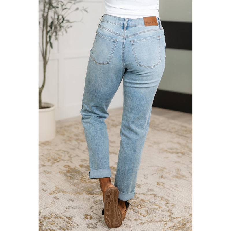 Judy Blue Cheyenne V-Front Cool Denim Boyfriend Jeans